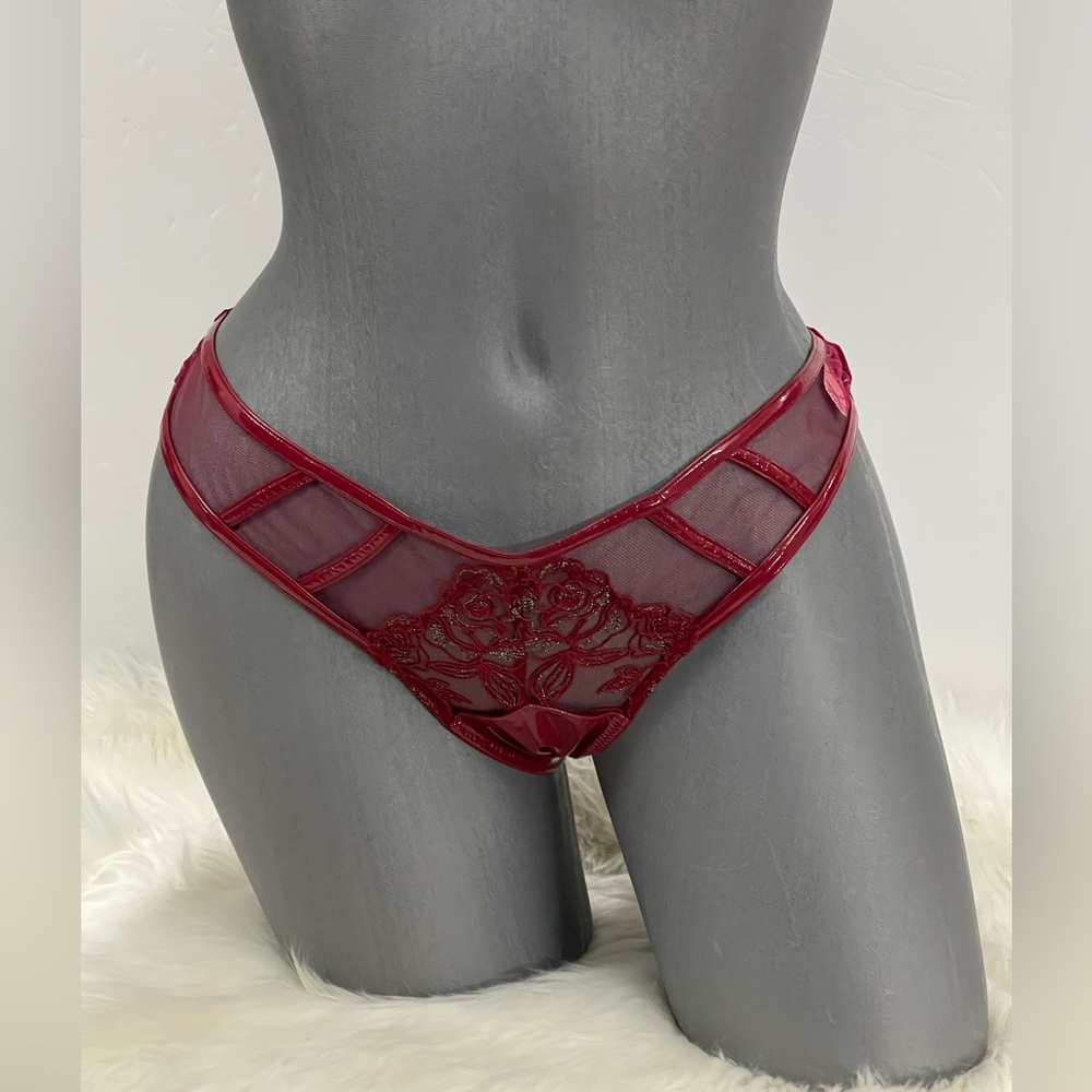 Victoria’s Secret Very Sexy Midnight Affair Thong Panty Underwear. NWT